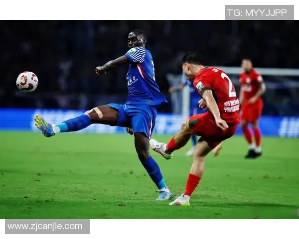 头球技艺卓越的足球明星们盘点与精彩瞬间回顾